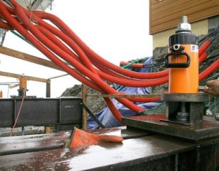 hydraulic cylinder levelling alignment