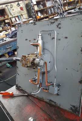 hydraulic device servicing