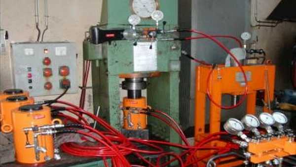 hydraulic equipment testing bench
