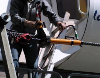 hydraulic tool mechanical lift