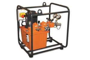 <b>Gamme E-B-153</b> <br>Centrale hydraulique double débit - 0,8l/min - 700-1000 bars